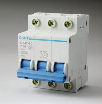 NEW  CHNT DZ47-60 1P C25A 1PC /