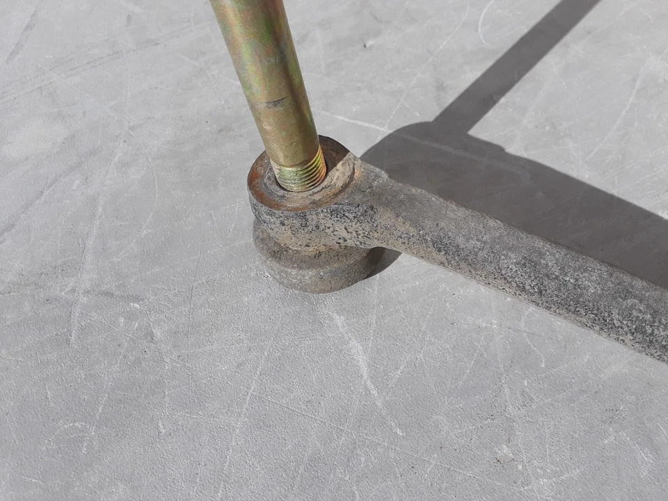 Brazo de enlace de acoplamiento de cremallera de dirección Mercedes Benz W123 240D 1981 fabricante de equipos originales Foto 4 de 4