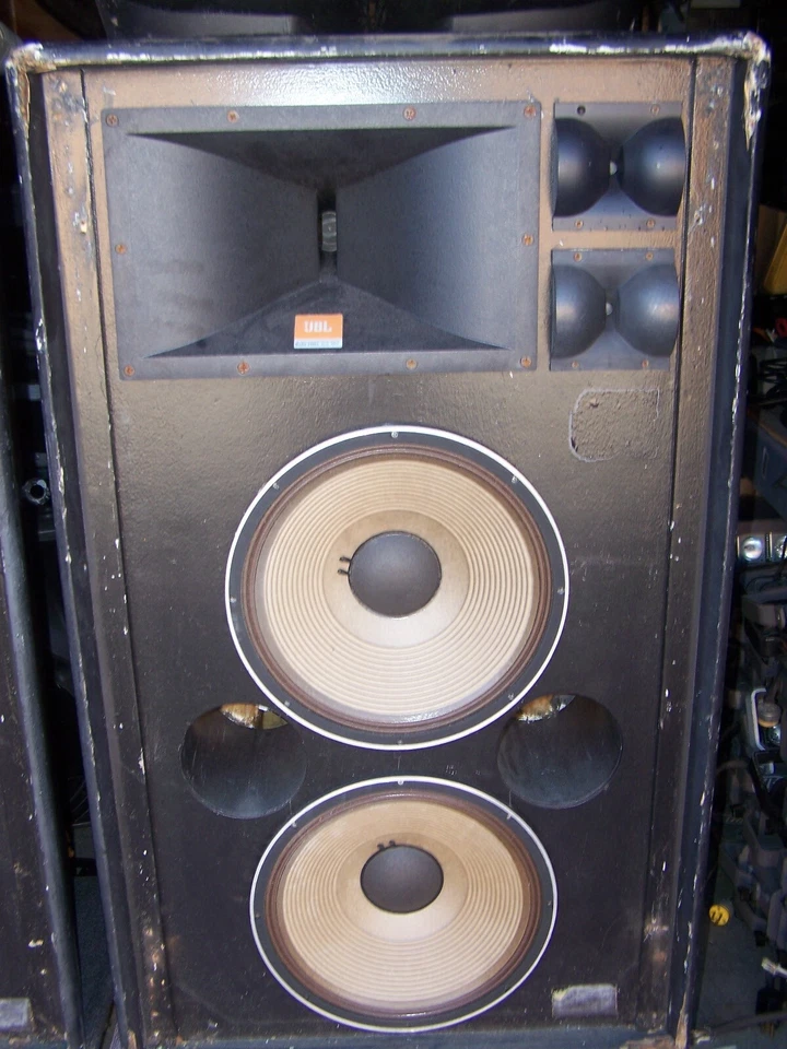 JBL 4873 CONCERT SERIES 3-WAY, 2-15", 1-2", 2-HIGH FREQ. GREAT SOUNDING SPEAKERS - Image 3 of 4