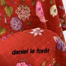 DANIEL LA FORET FLORAL RED HAND ROLLED  SQUARE silk scarf 35/33 in  A76