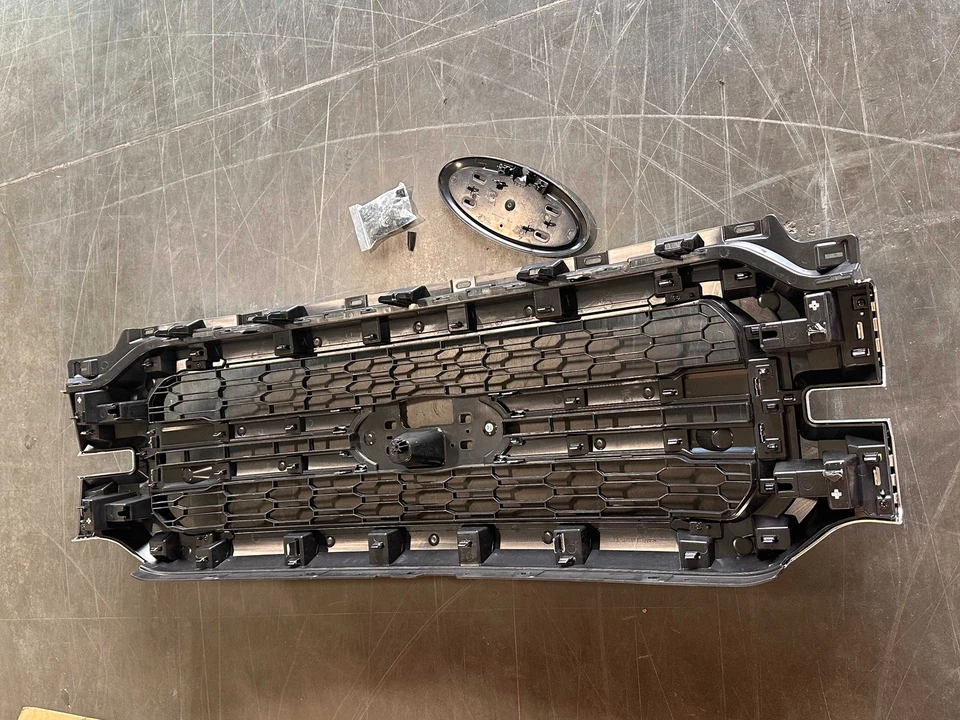 For 2024 2025 Ford F-150 F150 Lariat Chrome+Black Front Bumper Grille Grill Foto 2 de 4