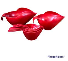 Randy Kaas POURfect Set of 2 Red Mixing Measuring Bowls 8 Cup & 6 Cup 322 & CUPS