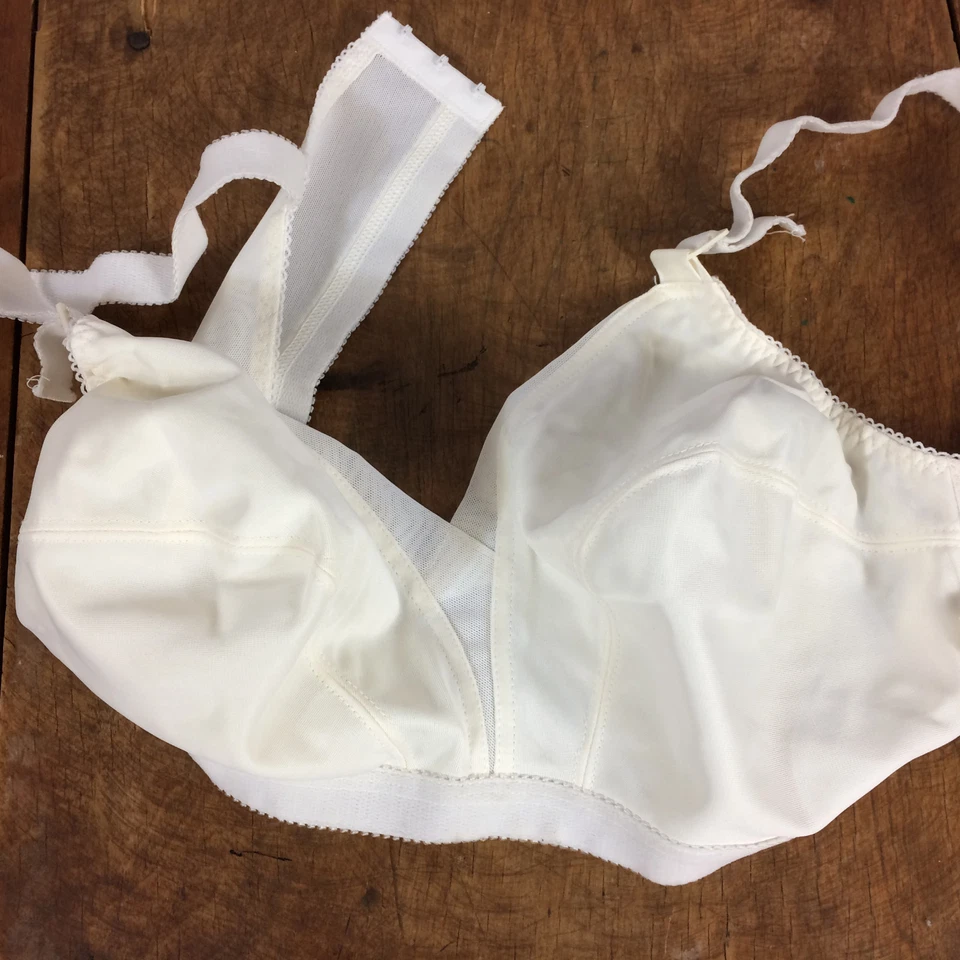 Vintage Womens Bra Sears 36D Nylon Spandex Lingerie  - Image 4 of 4