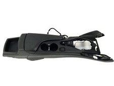 Chevrolet Camaro SS Mittelarmlehne in der Tunnelkonsole 2016-18