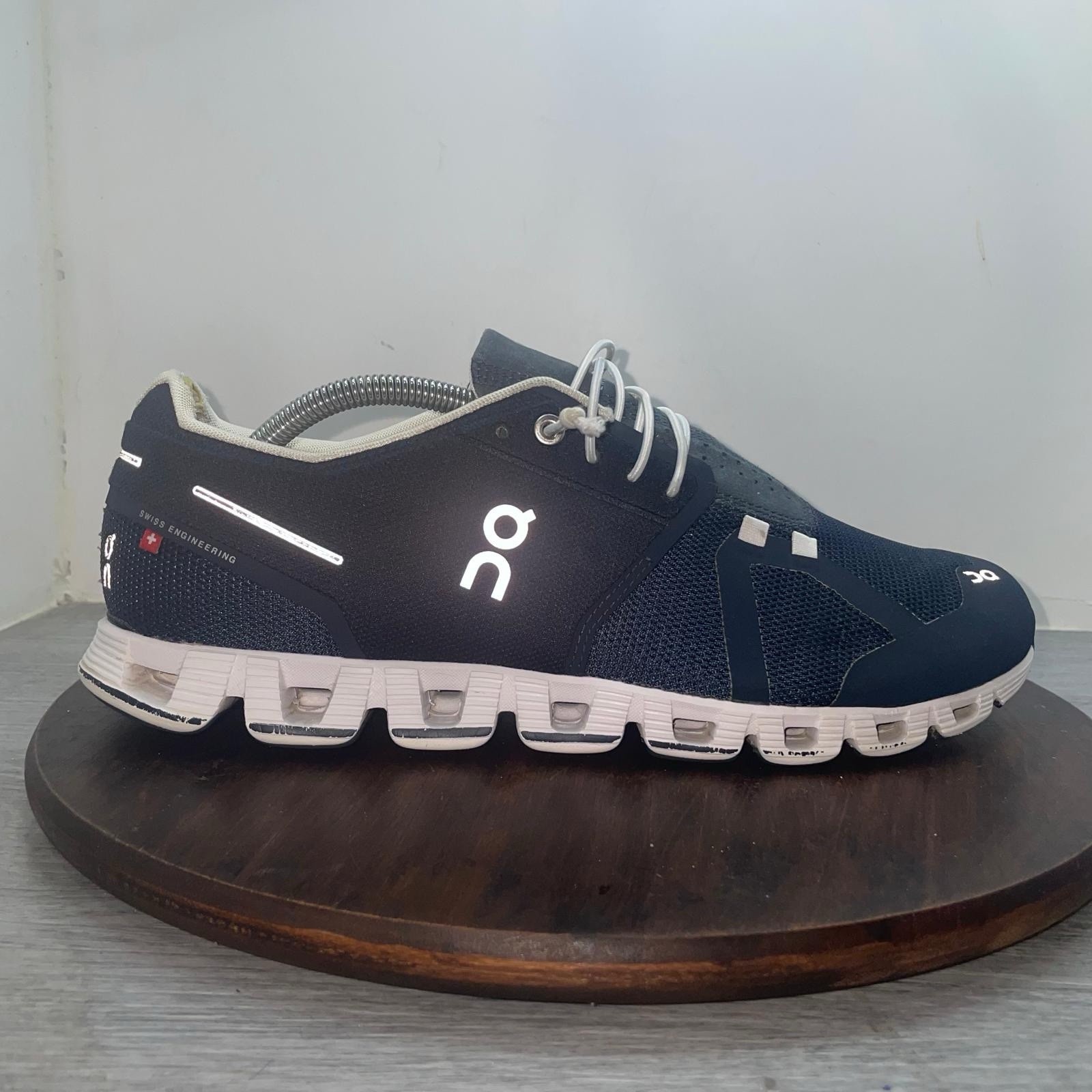 On Cloud 5 Mens Size 11 Navy White Athletic Running Walking 