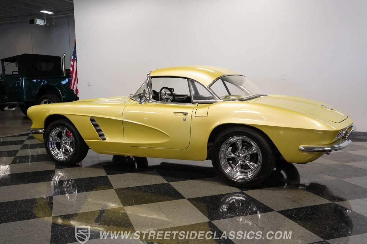 1962 Lime Gold Metallic Chevrolet Corvette   | C1 Corvette Photo 9