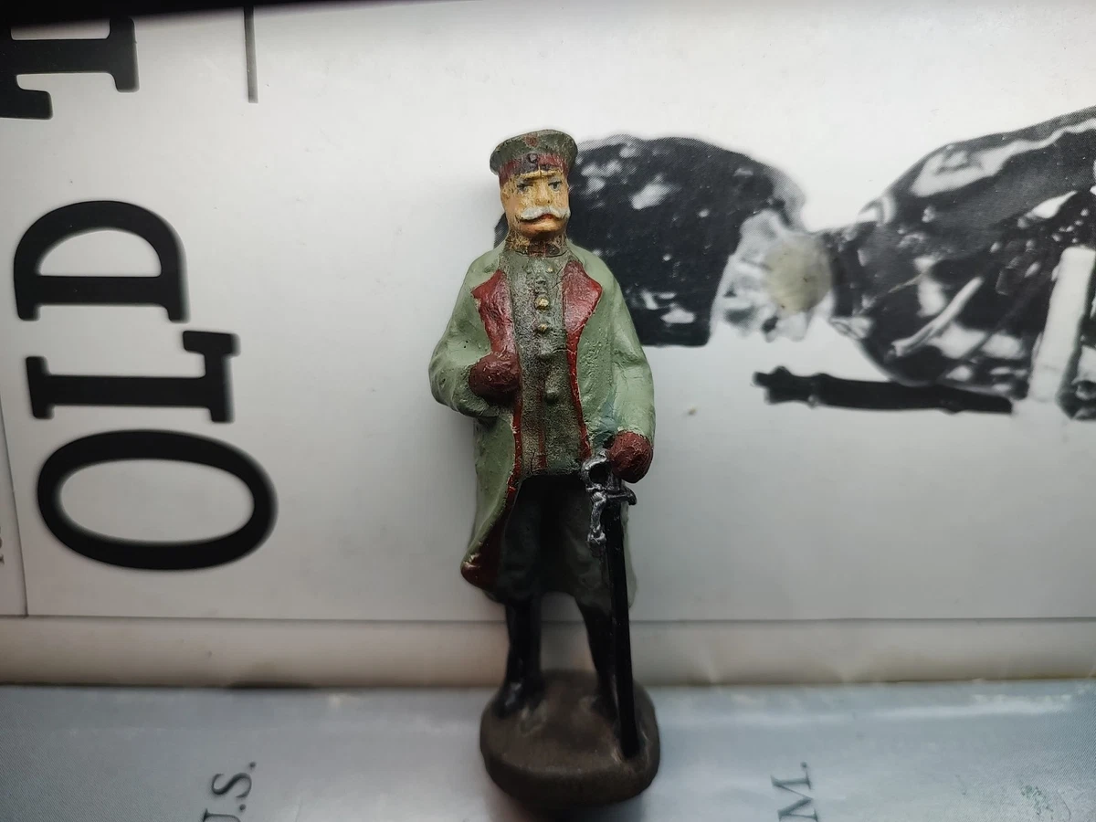 Petit soldat en plastique, à lépée et bouclier, Moyen Age, Elastolin, ref. 8940 - Vendu