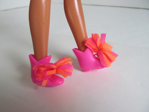 Barbie Skipper Baton Twirling 1992 vestito vintage rosa arancione cappello stivali #3931 C - Foto 6 di 9