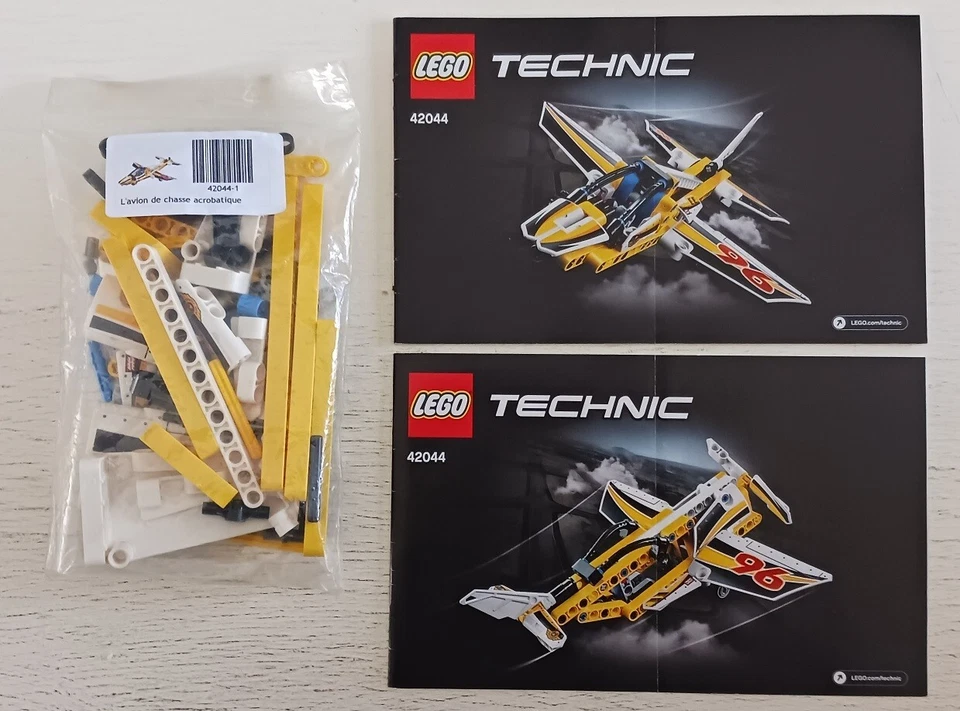 LEGO Technic 42044 Display Team Jet, photo 2 sur 2