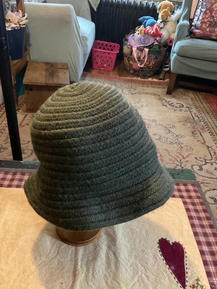 Sombrero cubo Betmar Hecho en Italia mezcla lana/alpaca ganchillo verde Foto 3 de 4