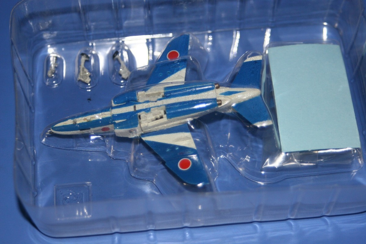 KAWASAKI T-4 JASDF ”Blue Impulse” 1/144 F-toys Acro Team