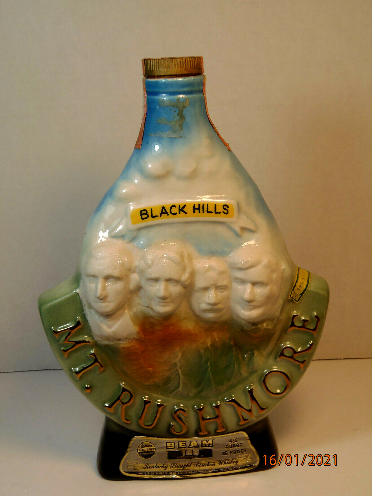 1969 Mt Rushmore Black Hills Jim Beam Whiskey Decanter Liquor Bottle