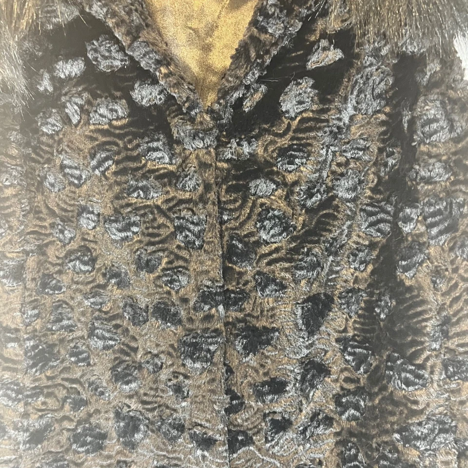 Colete de pele sintética Marc New York sem mangas gola texturizada preta tamanho M - Imagem 4 de 4