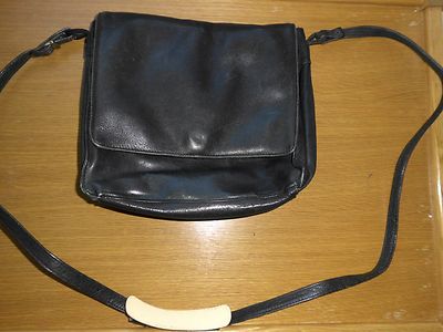 DA-Handtasche Belles Rives in schwarz, Leder, Clutch/Magnetverschluss, Schulterr