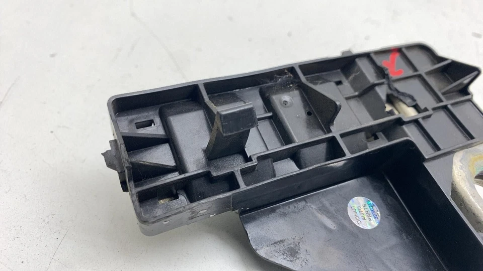 ⭕ 2020 RAM 3500 Positive + Plus Battery Terminal Clamp Assembly 5733152 — 第 2/4 张图片