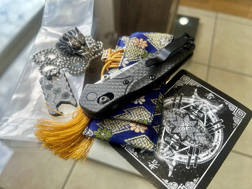 Gold Class Benchmade Mini “BLACKOUT“ Osborne 945 Limited 1/1 DAMASCUS TI CF ZYRC - Image 3 of 4