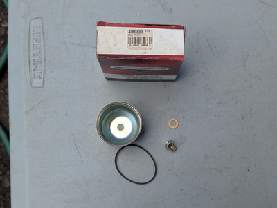 #ad New Briggs and Stratton Engine Float Bowl 495933 $4.99