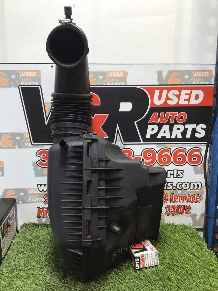 ✅ 2015 DODGE CHARGER Air Cleaner Intake Box OEM V8 6.4L - Image 2 of 4