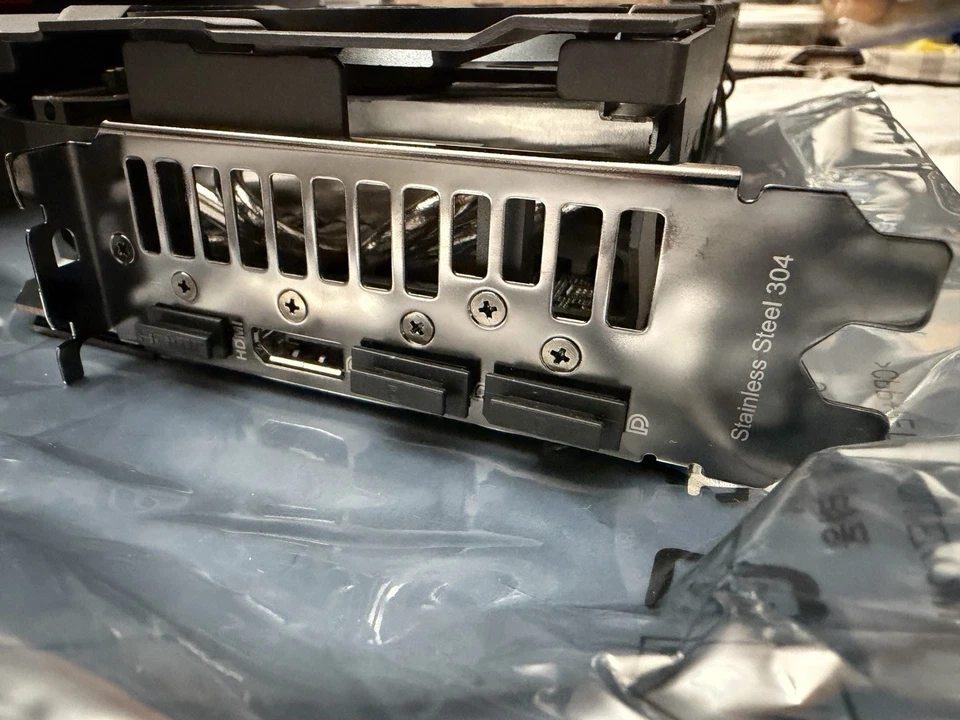 ASUS TUF Gaming AMD Radeon RX 6900 XT 16GB OC GPU (TUF-RX6900XT-O16G-GAMING) FS - Image 3 of 4