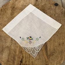 VINTAGE HANKY LACE CORNER DELICATE EMBROIDERED FLOWERS 9 X 9
