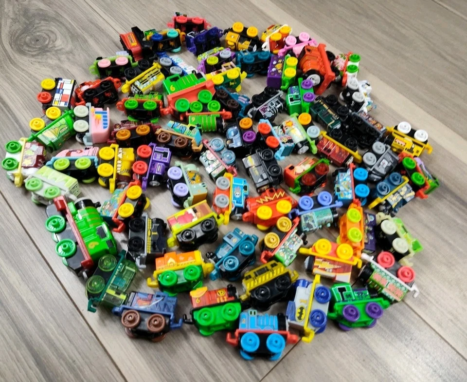 Thomas & Friends Minis Trenes Lote Batman Bob Esponja Raro y Muchos Más Foto 2 de 4