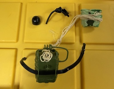 GI Joe Parachute Pack 1985 Complete w/ Parachute, Pack, Helmet, Mask and Strap