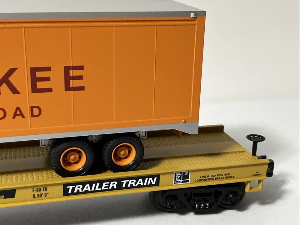 MTH 20-98129 - Flat Car w/40’ Trailer - Milwaukee Road - OTTX #91646 - O Scale - Image 3 of 4