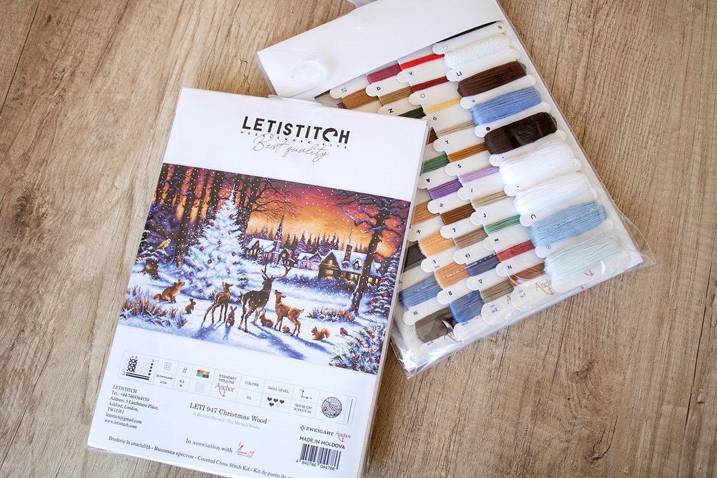 LetiStitch Kreuzstich-Set „Weihnachtsholz“ – Fertig Größe 46x30 Cm, Inkl. Stoff, Garn, Nadel & Anleitung