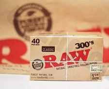 😎AUTHENTIC RAW CLASSIC ROLLING PAPER 1 1/4 SIZE✨40 Packs, 300 Leaves Per PACK✨