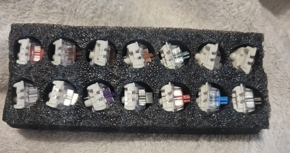 Glorious MX Switch Sample Pack for Mechanical Keyboards, 14 pack with O-rings - Image 2 of 4