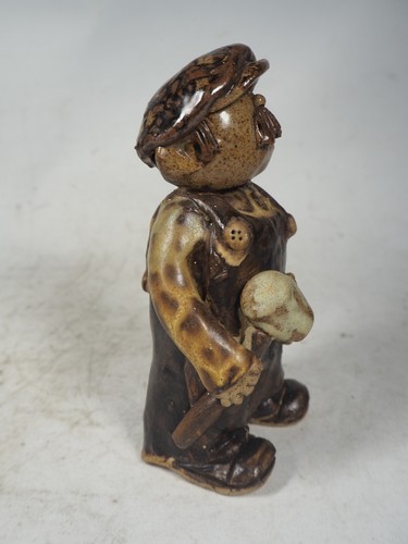 Vintage Studio Pottery Signed to Base - Blacksmith Figurine - Picture 6 of 7