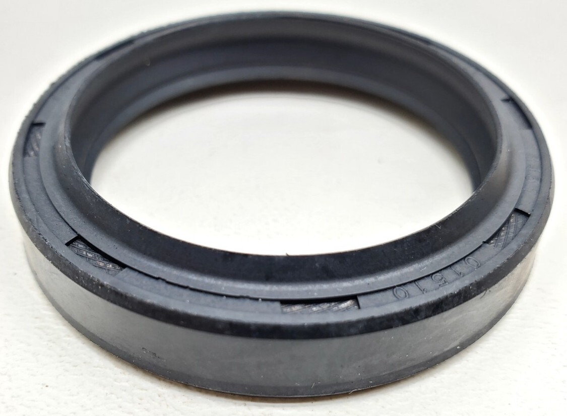 こいう Kawasaki NOS NEW 92049-1392 Fork Outer Tube Oil Seal ZR ZX ZR1100