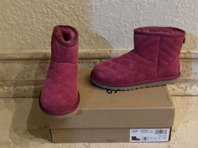 UGG Australia Arden Quilted Classic Mini Lonely Hearts Sheepskin Boots Size 5