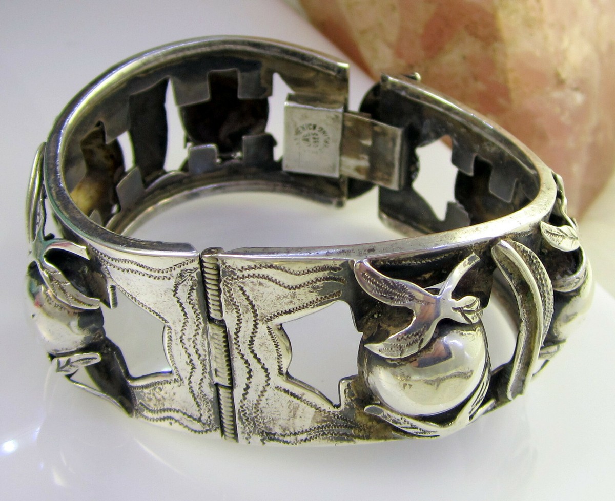 Estate Vintage J A S MEXICO Sterling Silver Wide Peach Hinge