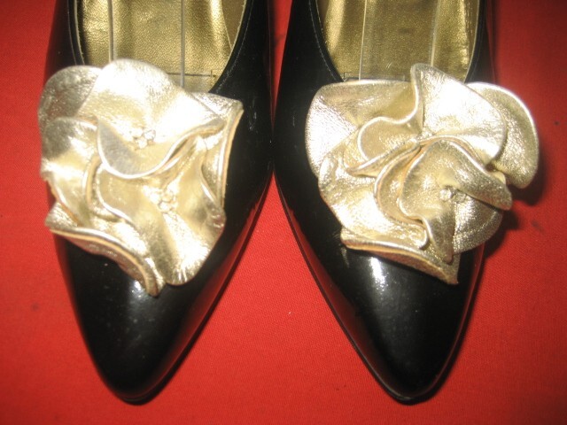 Scarpe da donna YVES SAINT LAURENT VERNICE PELLE taglia 36 US 5 5 5 FLOREALI E STRASS