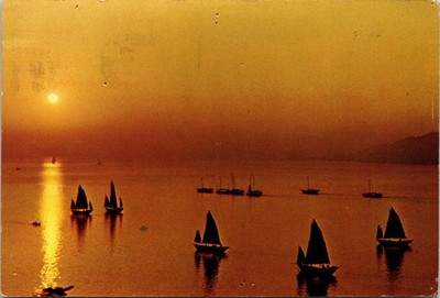 Hong Kong Sunset Sailboats Junks Harbor Postcard Cheng Ho-Choy Air Mail 1970s