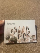 LOONA 4TH MINI ALBUM  CD Has Most Of The Postcards