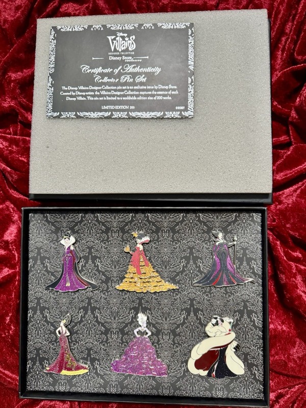 Disney Store Villains Designer Collection Pin Set Le200 New 