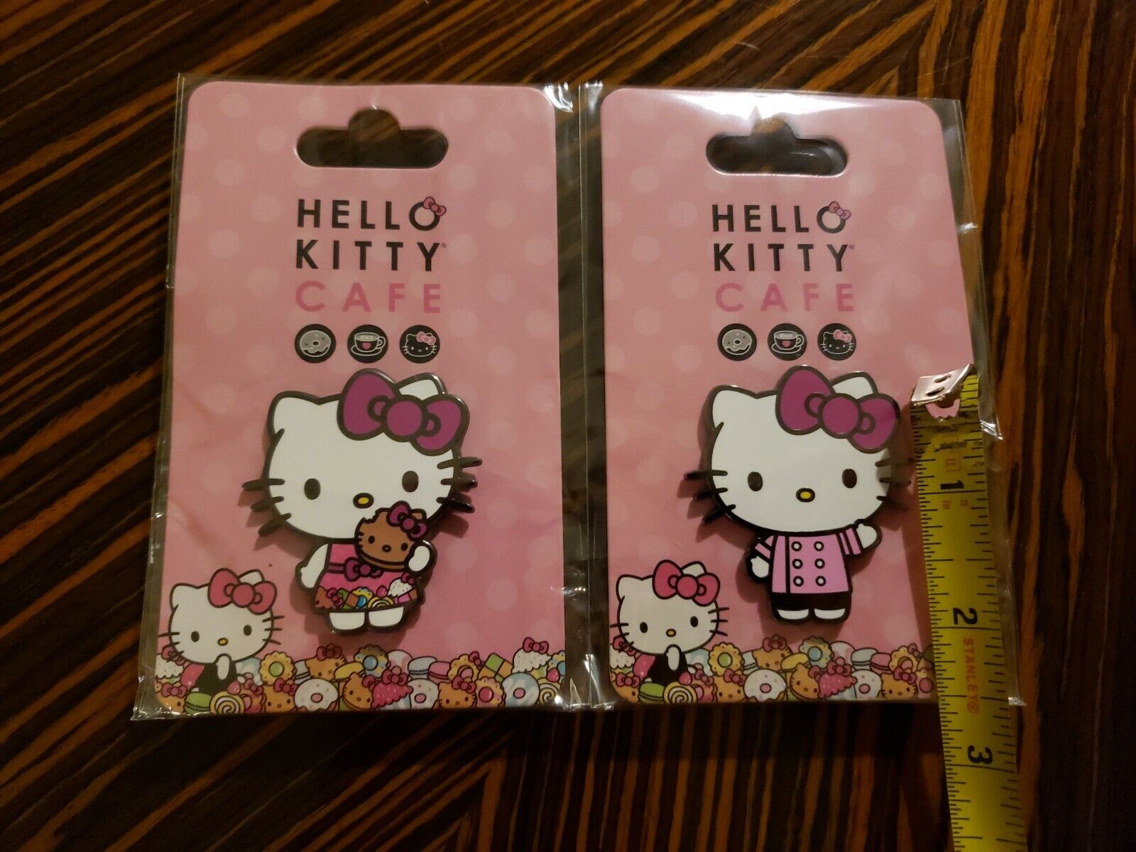 Hello Kitty Cafe Truck 2 Pin Set Sanrio Macaron Chef 2021 SIL-34641