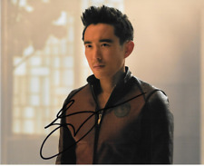 * JUSTIN H. MIN * signed 8x10 photo * THE UMBRELLA ACADEMY * COA * 6 * JUSTIN H. MIN * signed 8x10 photo * THE UMBRELLA ACADEMY * COA * 6