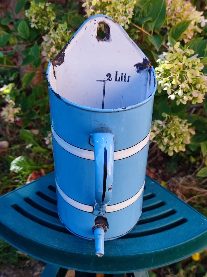 ANCIEN POT BROC DE LAVEMENT EN TÔLE ÉMAILLÉE BLEUE GRADUÉ 2 LITRES - Photo 3/4
