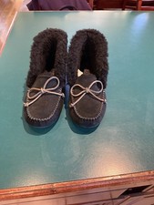 ugg slippers women size 6
