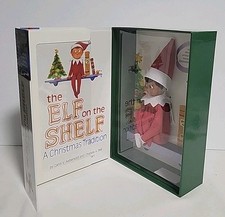 Elfo en el estante: una tradición navideña -Muñeco niño + caja de regalo de libro nuevo