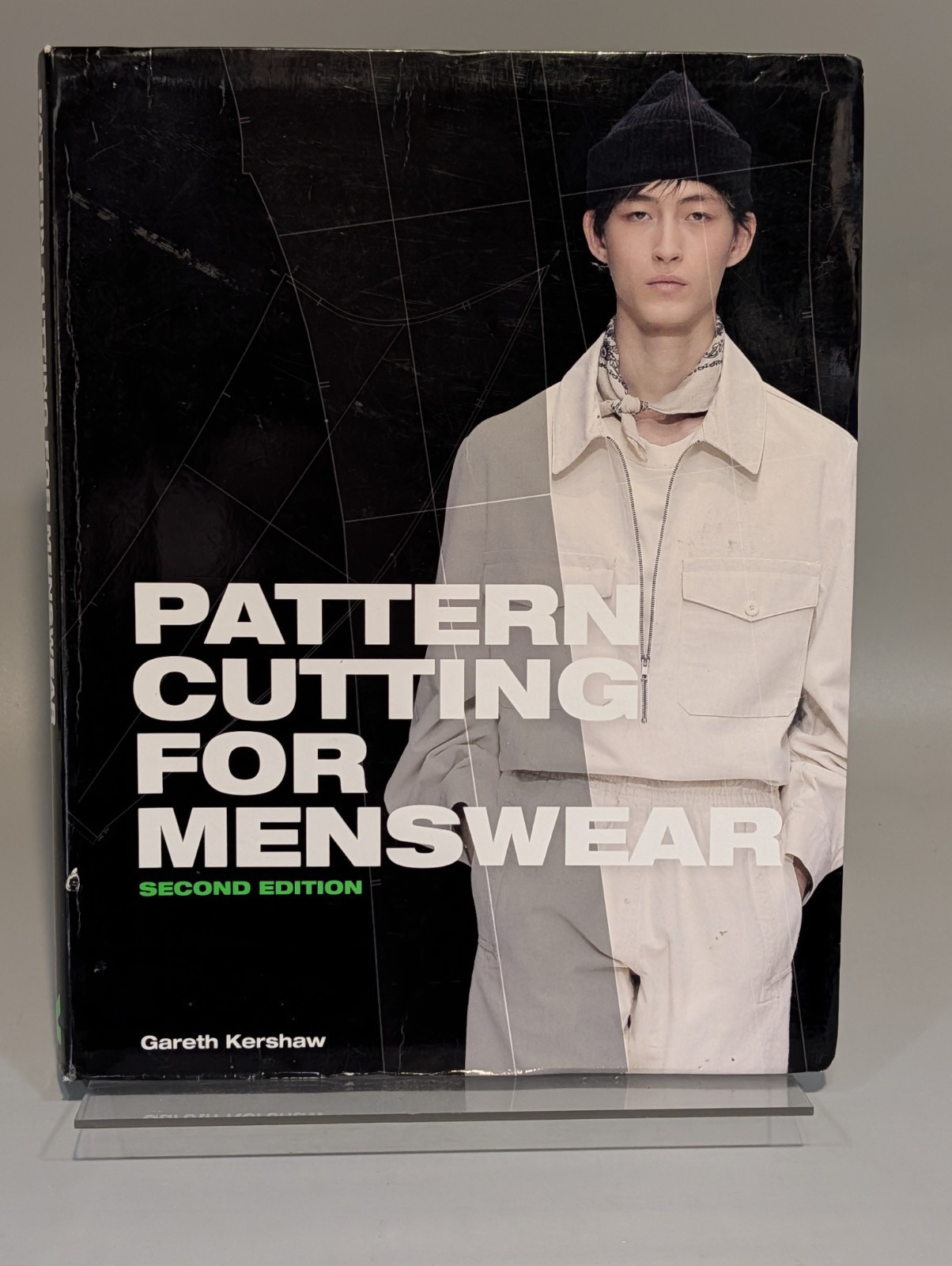 Pattern Cutting for Menswear Second Edition by Gareth Kershaw - 9781786276759