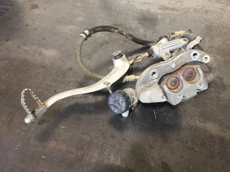 Pinza de freno trasera cilindro maestro Yamaha YFZ450R DOBLE PISTÓN OEM 2013-2023 #1 Foto 2 de 4