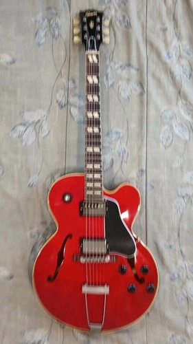 2016 Gibson es 275 Memphis cherry 9.5 out of 10 condition with certificate...