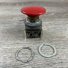 Allen Bradley 800T-D6JA Jumbo Mushroom Head Push Button Ser T Nos Oem