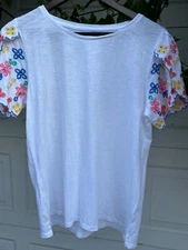 Talbots  Shirt Top White Crew Neck Short Sleeve Cotton blend LP