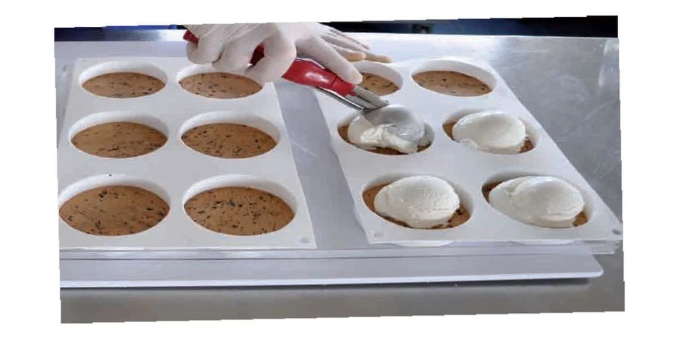 Silikomart Professional BISC02 Ice Cream Sandwich Silicone Mold - Image 3 of 4