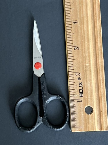 Mundial Red Dot 4-1/4" Lightweight School / Pocket Scissors 668. - Picture 7 of 7